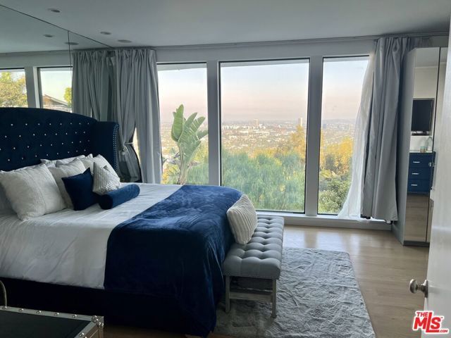 8380 HOLLYWOOD, Los Angeles, CA 90069