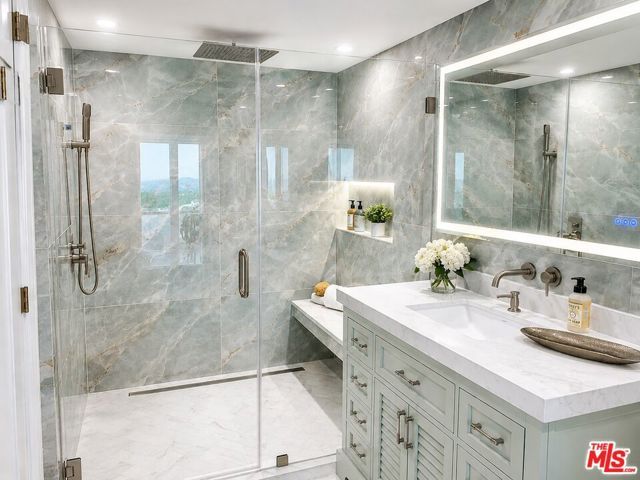 8380 HOLLYWOOD, Los Angeles, CA 90069