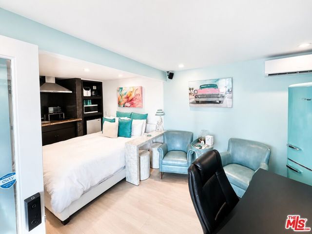 8380 HOLLYWOOD, Los Angeles, CA 90069