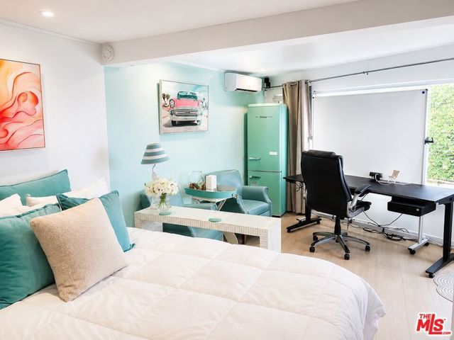 8380 HOLLYWOOD, Los Angeles, CA 90069