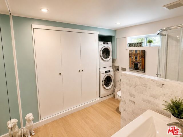 8380 HOLLYWOOD, Los Angeles, CA 90069