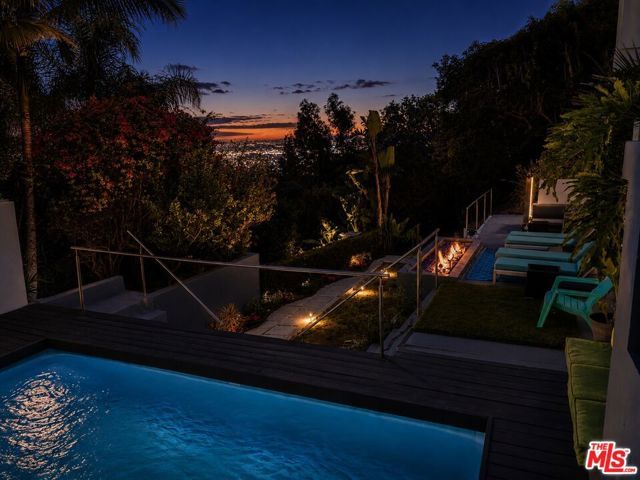 8380 HOLLYWOOD, Los Angeles, CA 90069
