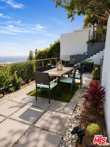8380 HOLLYWOOD, Los Angeles, CA 90069
