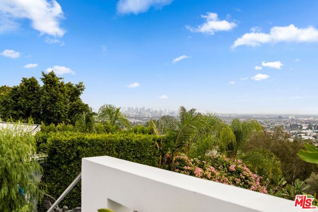 8380 HOLLYWOOD, Los Angeles, CA 90069