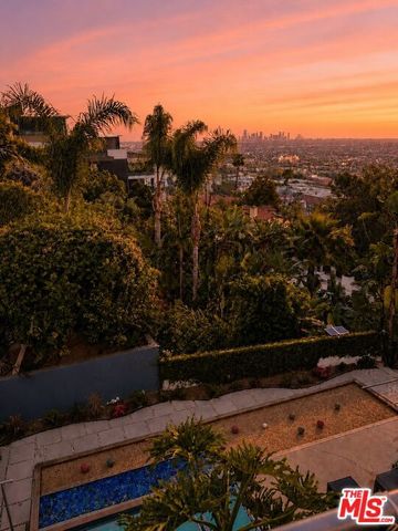 8380 HOLLYWOOD, Los Angeles, CA 90069