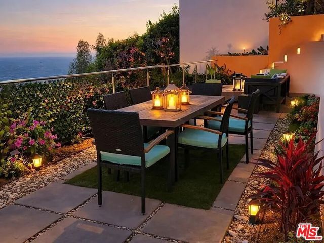 8380 HOLLYWOOD, Los Angeles, CA 90069