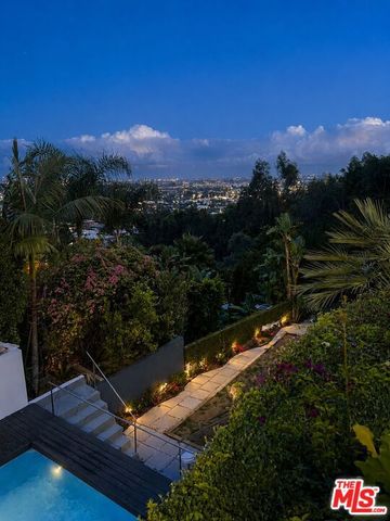 8380 HOLLYWOOD, Los Angeles, CA 90069