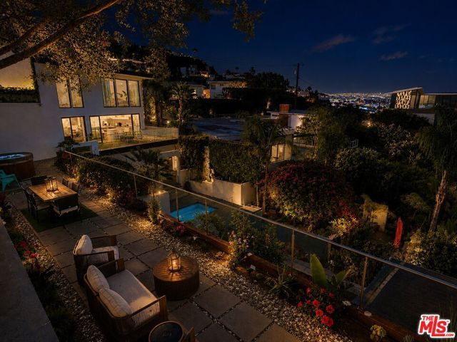 8380 HOLLYWOOD, Los Angeles, CA 90069