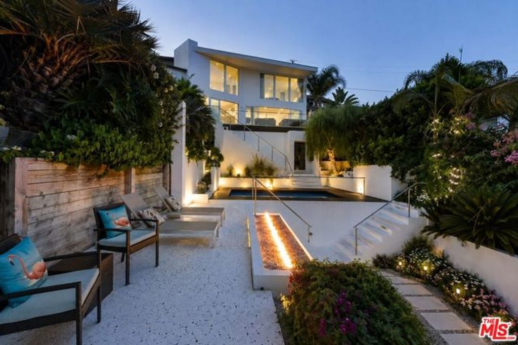 8380 HOLLYWOOD, Los Angeles, CA 90069