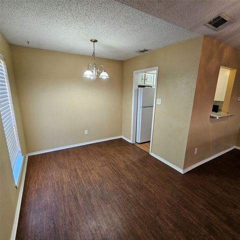 1402 Darr Street A, Irving, TX 75061