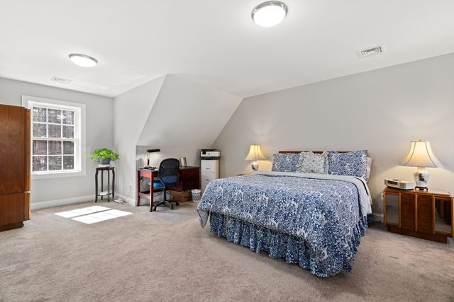 526 Hubbardston Rd, Templeton, MA 01468