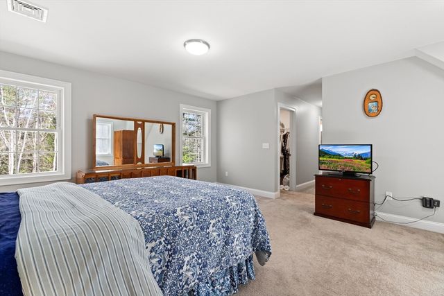 526 Hubbardston Rd, Templeton, MA 01468
