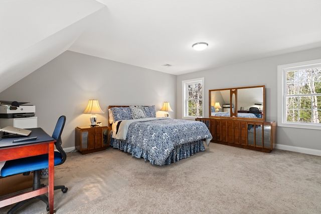 526 Hubbardston Rd, Templeton, MA 01468