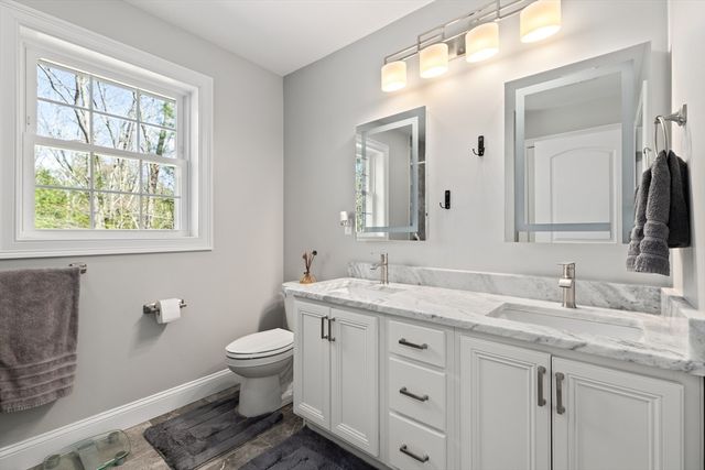 526 Hubbardston Rd, Templeton, MA 01468