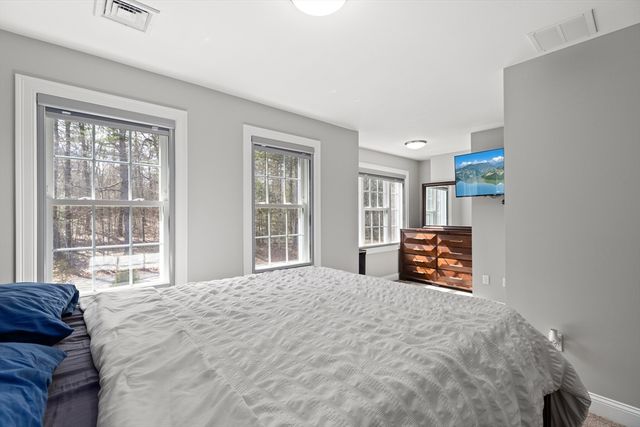 526 Hubbardston Rd, Templeton, MA 01468