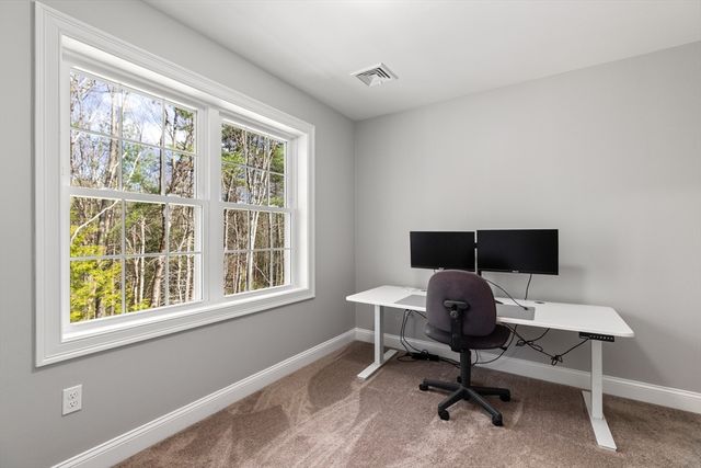 526 Hubbardston Rd, Templeton, MA 01468