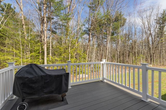 526 Hubbardston Rd, Templeton, MA 01468
