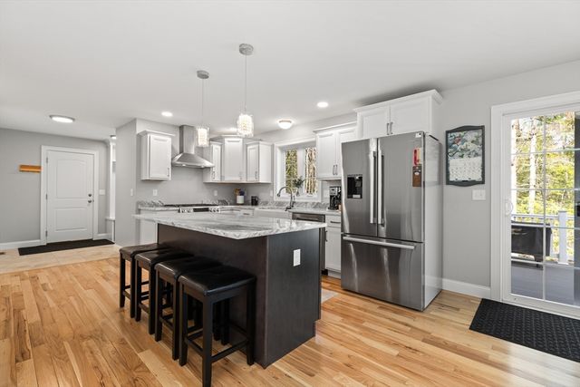 526 Hubbardston Rd, Templeton, MA 01468
