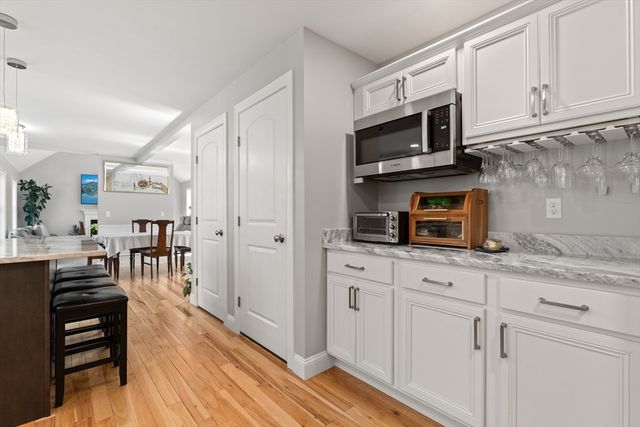 526 Hubbardston Rd, Templeton, MA 01468