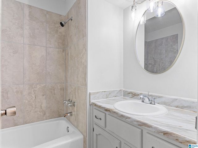 1718 TEAKWOOD LANE, Birmingham, AL 35235