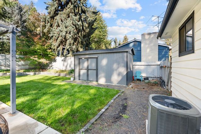 7415 N Country Homes Blvd, Spokane, WA 99208