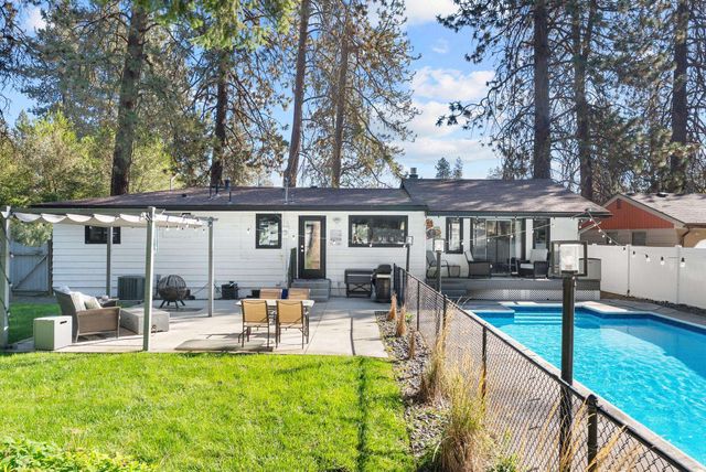 7415 N Country Homes Blvd, Spokane, WA 99208