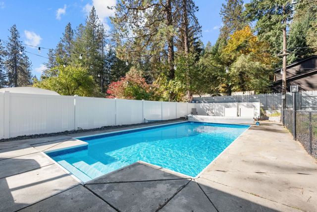 7415 N Country Homes Blvd, Spokane, WA 99208