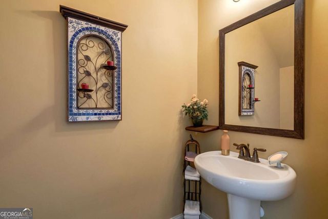 1140 Riverhill Drive, Bishop, GA 30621