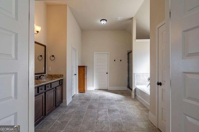 1140 Riverhill Drive, Bishop, GA 30621