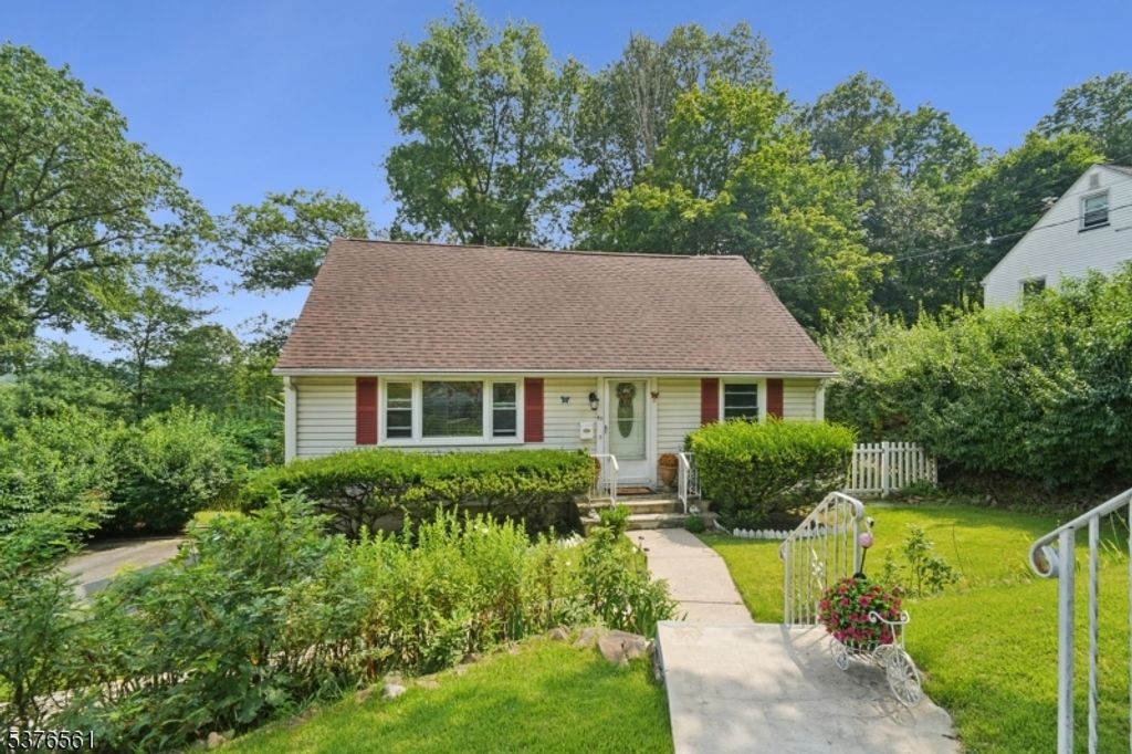 40 Lorelei Rd, West Orange Twp., NJ 07052