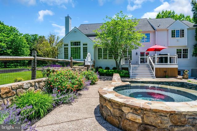 1734 CHANTILLY LN, Chester Springs, PA 19425