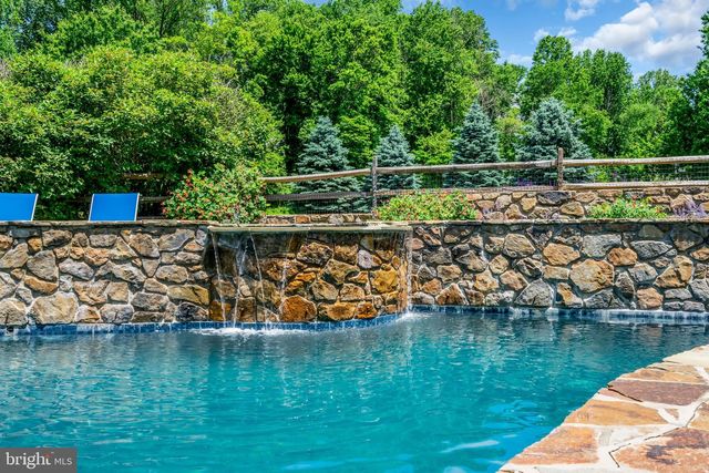 1734 CHANTILLY LN, Chester Springs, PA 19425