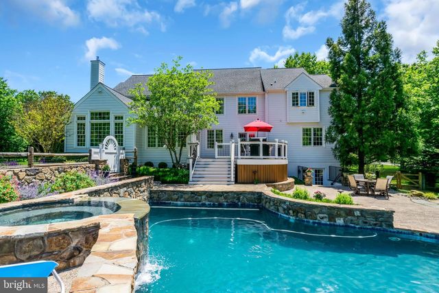 1734 CHANTILLY LN, Chester Springs, PA 19425