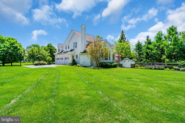 1734 CHANTILLY LN, Chester Springs, PA 19425
