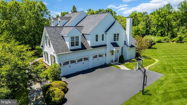 1734 CHANTILLY LN, Chester Springs, PA 19425