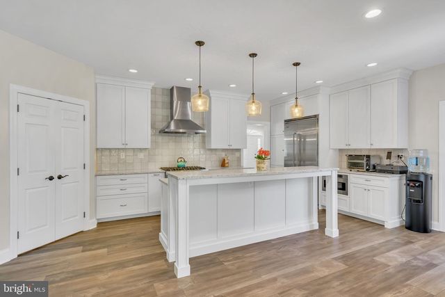 1734 CHANTILLY LN, Chester Springs, PA 19425