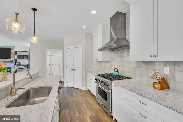 1734 CHANTILLY LN, Chester Springs, PA 19425