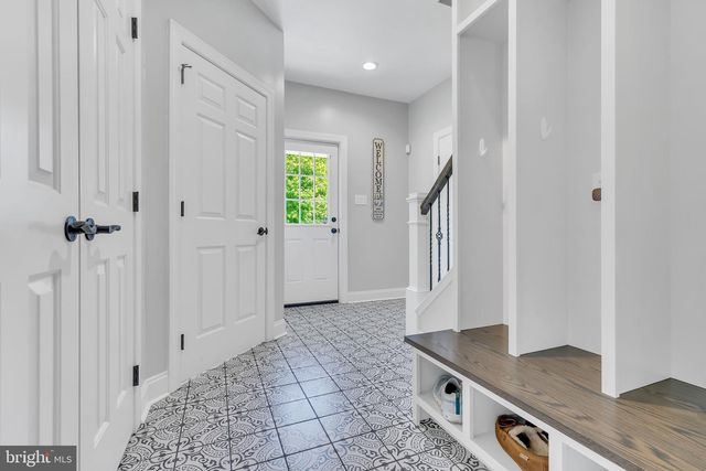 1734 CHANTILLY LN, Chester Springs, PA 19425