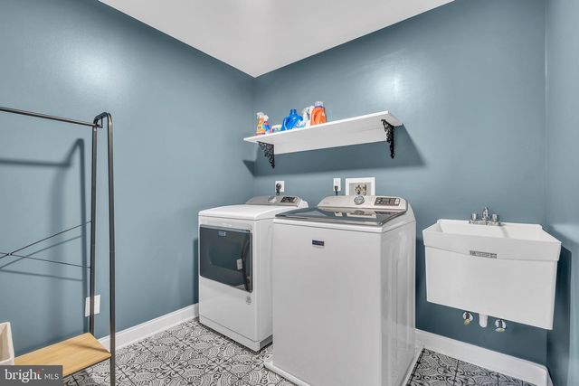 1734 CHANTILLY LN, Chester Springs, PA 19425