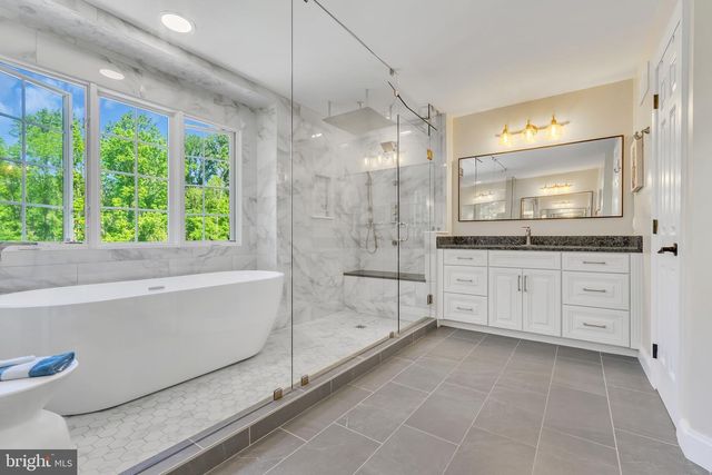 1734 CHANTILLY LN, Chester Springs, PA 19425