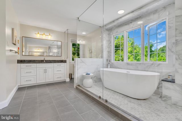 1734 CHANTILLY LN, Chester Springs, PA 19425