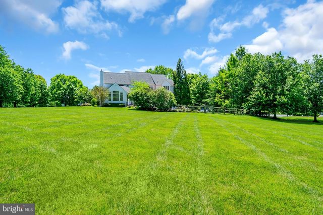 1734 CHANTILLY LN, Chester Springs, PA 19425