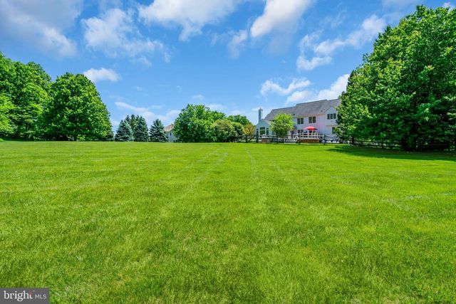 1734 CHANTILLY LN, Chester Springs, PA 19425