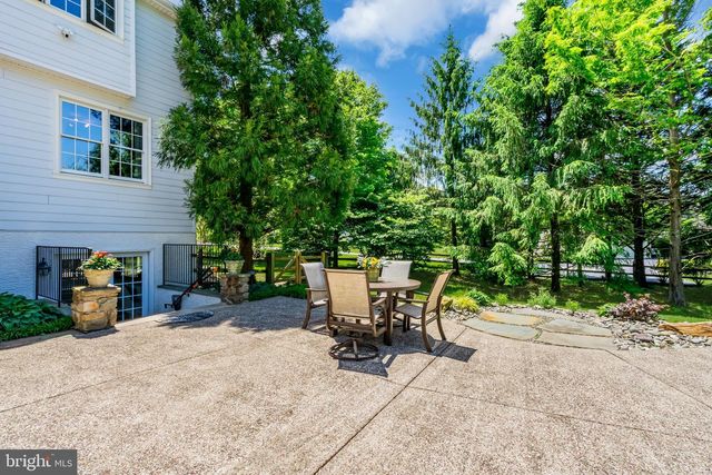 1734 CHANTILLY LN, Chester Springs, PA 19425