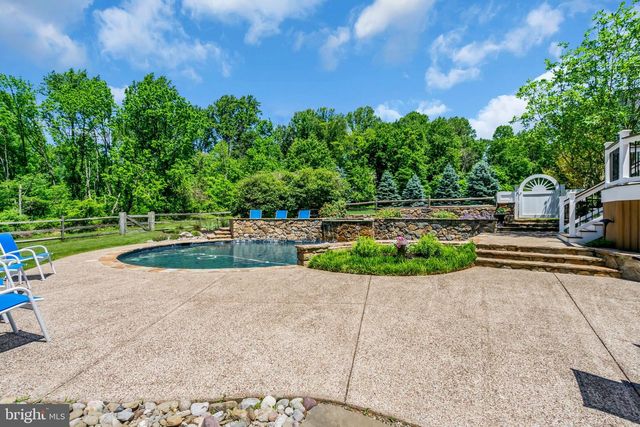 1734 CHANTILLY LN, Chester Springs, PA 19425