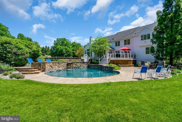 1734 CHANTILLY LN, Chester Springs, PA 19425