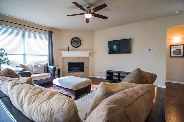 1412 Kittyhawk Drive, Little Elm, TX 75068
