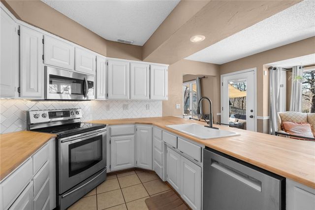 37 Pamona Drive, Bella Vista, AR 72715