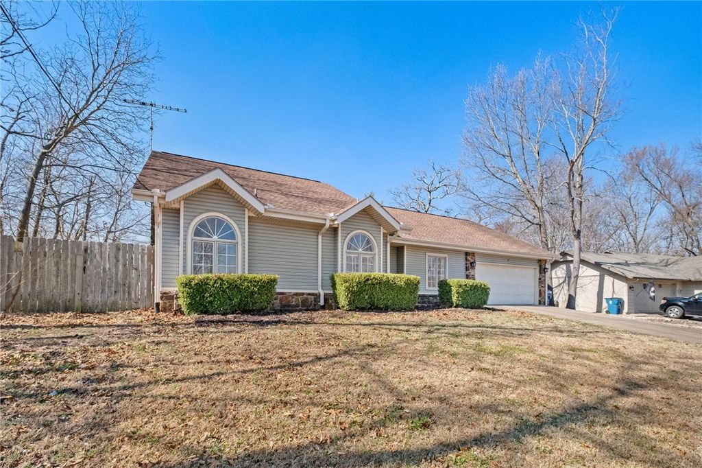 37 Pamona Drive, Bella Vista, AR 72715