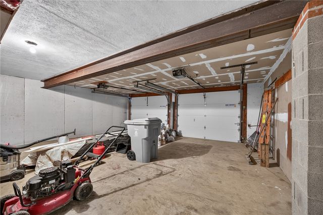 730 Church Hill Rd, Peters Twp, PA 15332